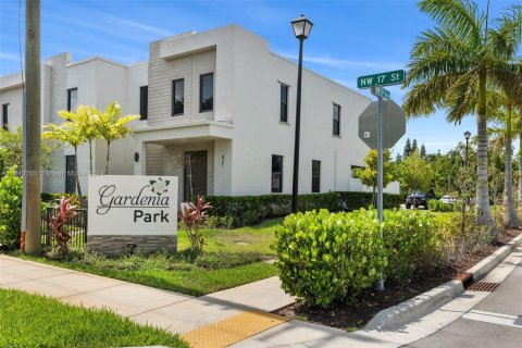 Touwnhouse à vendre à Fort Lauderdale, Floride: 3 chambres, 176.51 m2 № 1316124 - photo 1