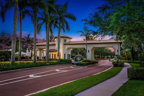 House in Jupiter, Florida 4 bedrooms, 217.3 sq.m. № 1188613 - photo 13