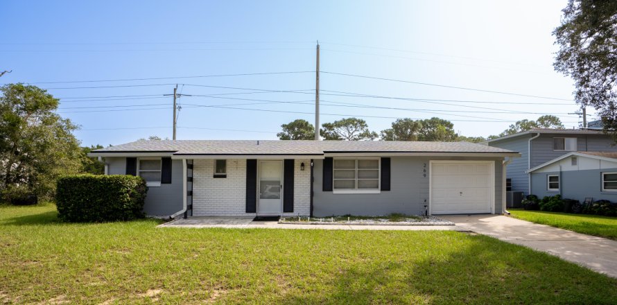 House in Saint Augustine, Florida 2 bedrooms, 81.75 sq.m. № 774630