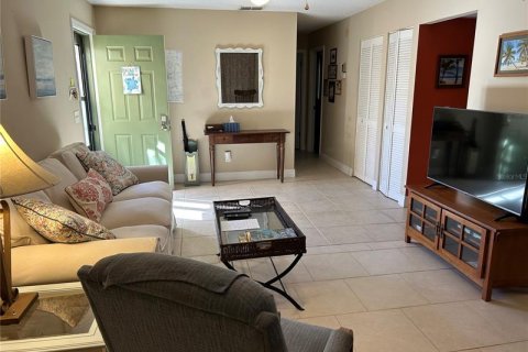 Condo in Bradenton, Florida, 2 bedrooms  № 290668 - photo 5