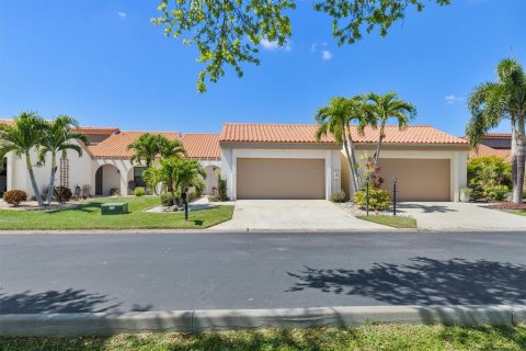 Villa ou maison à vendre à Punta Gorda, Floride: 2 chambres, 151.9 m2 № 1087357 - photo 1