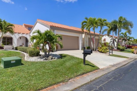 Villa ou maison à vendre à Punta Gorda, Floride: 2 chambres, 151.9 m2 № 1087357 - photo 2