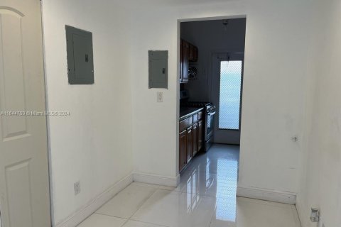 Copropriété à vendre à Miami Beach, Floride: 2 chambres, 88.44 m2 № 1328145 - photo 16