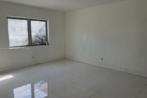 Copropriété à vendre à Miami Beach, Floride: 2 chambres, 88.44 m2 № 1328145 - photo 14