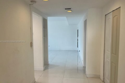 Copropriété à vendre à Miami Beach, Floride: 2 chambres, 88.44 m2 № 1328145 - photo 15