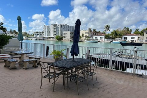 Condominio en venta en Miami Beach, Florida, 2 dormitorios, 88.44 m2 № 1328145 - foto 4