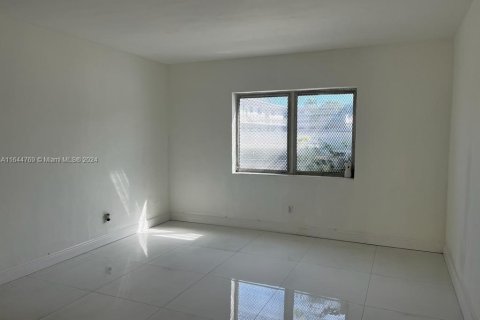 Copropriété à vendre à Miami Beach, Floride: 2 chambres, 88.44 m2 № 1328145 - photo 13