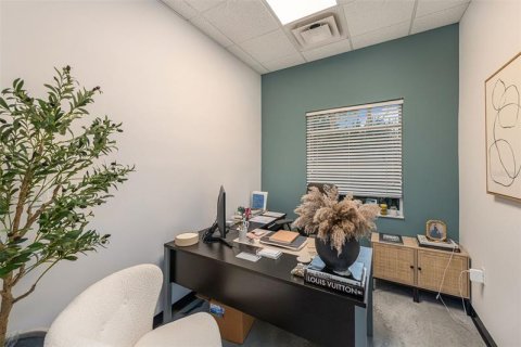 Immobilier commercial à louer à Tampa, Floride: 476.03 m2 № 312131 - photo 16