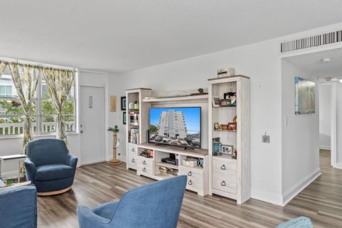 Copropriété à vendre à Miami Beach, Floride: 2 chambres, 102.19 m2 № 1351944 - photo 5