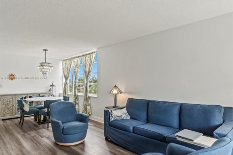 Copropriété à vendre à Miami Beach, Floride: 2 chambres, 102.19 m2 № 1351944 - photo 2