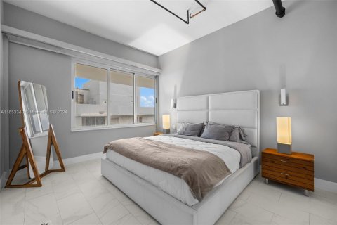 Condo in Miami Beach, Florida, 1 bedroom  № 1351939 - photo 18