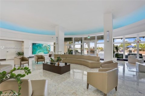 Condo in Miami Beach, Florida, 1 bedroom  № 1351939 - photo 30