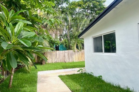 House in Fort Lauderdale, Florida 3 bedrooms, 99.03 sq.m. № 1351945 - photo 2