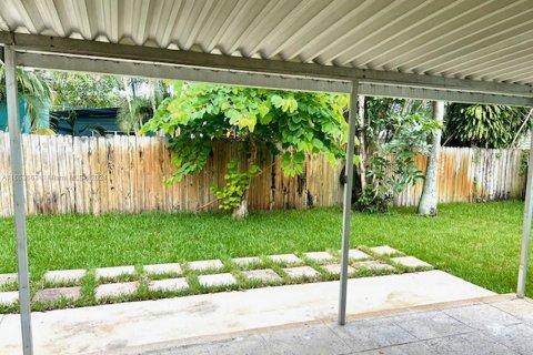 Villa ou maison à louer à Fort Lauderdale, Floride: 3 chambres, 99.03 m2 № 1351945 - photo 7