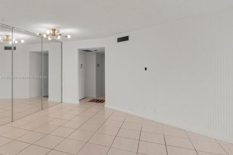 Copropriété à vendre à Lauderhill, Floride: 2 chambres, 104.05 m2 № 1351942 - photo 3