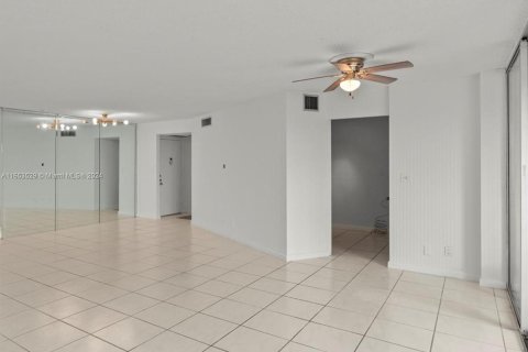 Copropriété à vendre à Lauderhill, Floride: 2 chambres, 104.05 m2 № 1351942 - photo 6