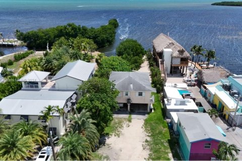 House in Key Largo, Florida 2 bedrooms № 1351940 - photo 1