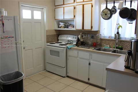 House in Key Largo, Florida 2 bedrooms № 1351940 - photo 23