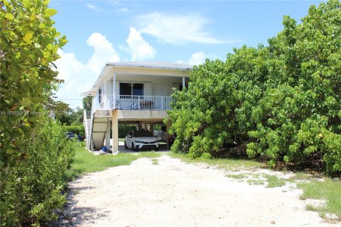 House in Key Largo, Florida 2 bedrooms № 1351940 - photo 12