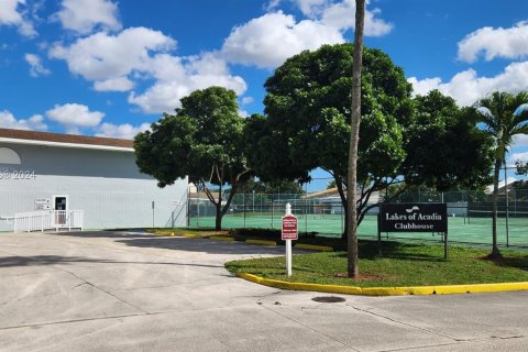 Touwnhouse à vendre à Miami Gardens, Floride: 4 chambres, 143.35 m2 № 993923 - photo 26