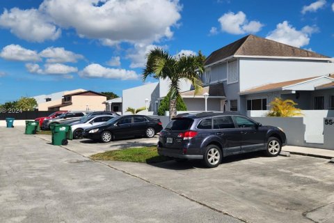 Townhouse in Miami Gardens, Florida 4 bedrooms, 143.35 sq.m. № 993923 - photo 23