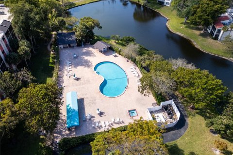 Copropriété à vendre à Pompano Beach, Floride: 2 chambres, 129.97 m2 № 994125 - photo 9