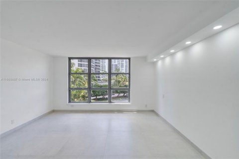 Copropriété à vendre à Aventura, Floride: 2 chambres, 125.7 m2 № 1356659 - photo 18