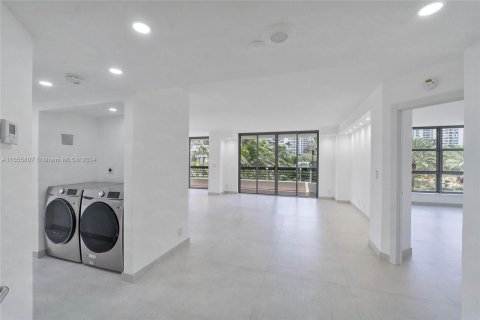 Copropriété à vendre à Aventura, Floride: 2 chambres, 125.7 m2 № 1356659 - photo 10