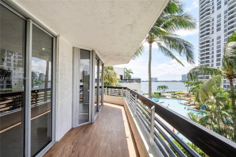 Copropriété à vendre à Aventura, Floride: 2 chambres, 125.7 m2 № 1356659 - photo 14