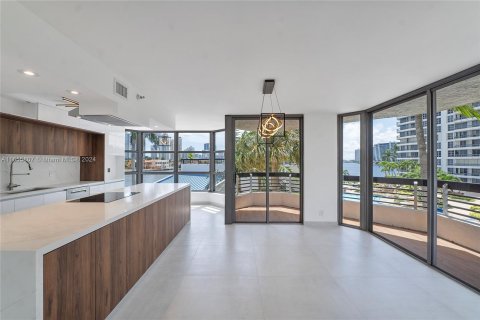 Copropriété à vendre à Aventura, Floride: 2 chambres, 125.7 m2 № 1356659 - photo 1