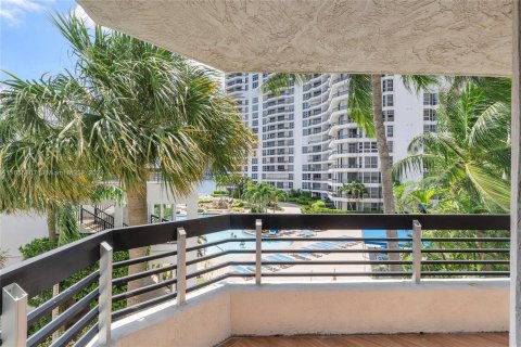 Copropriété à vendre à Aventura, Floride: 2 chambres, 125.7 m2 № 1356659 - photo 15