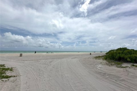 Copropriété à louer à Sunny Isles Beach, Floride: 2 chambres, 126.07 m2 № 1356771 - photo 14