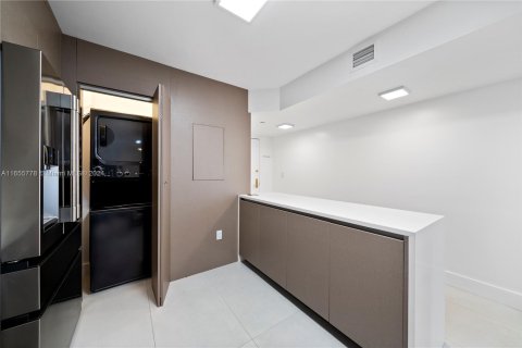 Condominio en venta en Miami Beach, Florida, 2 dormitorios, 126.35 m2 № 1356687 - foto 11