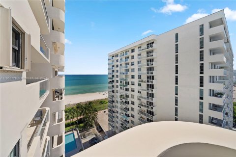 Copropriété à vendre à Miami Beach, Floride: 2 chambres, 126.35 m2 № 1356687 - photo 30