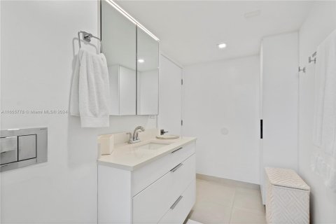 Condominio en venta en Miami Beach, Florida, 2 dormitorios, 126.35 m2 № 1356687 - foto 18