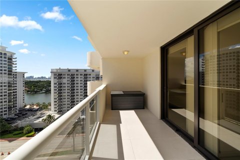 Copropriété à vendre à Miami Beach, Floride: 2 chambres, 126.35 m2 № 1356687 - photo 3