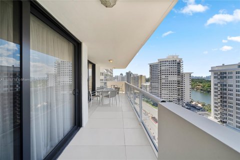 Copropriété à vendre à Miami Beach, Floride: 2 chambres, 126.35 m2 № 1356687 - photo 25