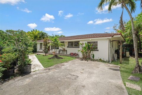 Casa en venta en Miami, Florida, 3 dormitorios, 238.2 m2 № 1271374 - foto 8