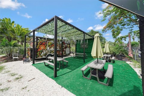 House in Miami, Florida 3 bedrooms, 238.2 sq.m. № 1271374 - photo 11