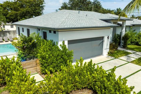 House in Fort Lauderdale, Florida 5 bedrooms, 203.27 sq.m. № 1239188 - photo 16