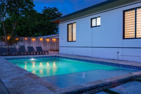 Casa en venta en Fort Lauderdale, Florida, 5 dormitorios, 203.27 m2 № 1239188 - foto 6