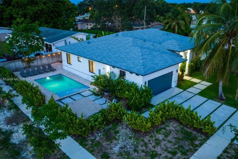 Casa en venta en Fort Lauderdale, Florida, 5 dormitorios, 203.27 m2 № 1239188 - foto 23