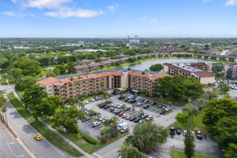 Condo in Sunrise, Florida, 1 bedroom  № 1272445 - photo 2