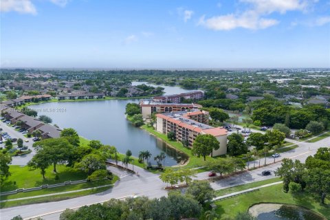 Condo in Sunrise, Florida, 1 bedroom  № 1272445 - photo 3