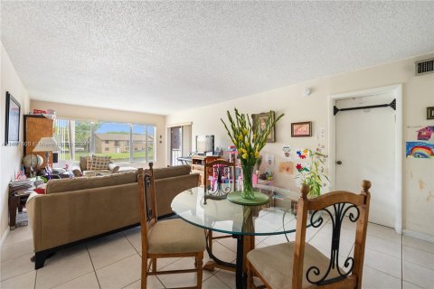 Condo in Sunrise, Florida, 1 bedroom  № 1272445 - photo 30