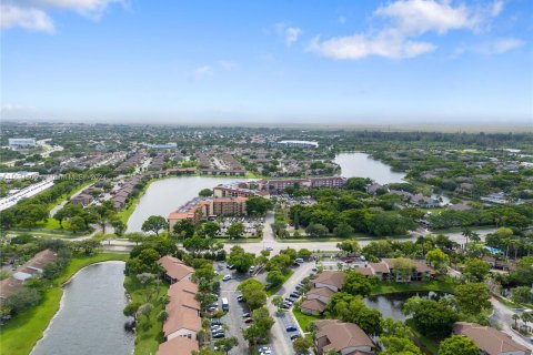 Condo in Sunrise, Florida, 1 bedroom  № 1272445 - photo 10