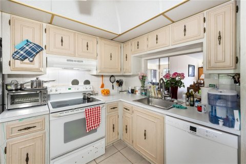 Condo in Sunrise, Florida, 1 bedroom  № 1272445 - photo 20