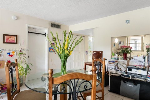 Condo in Sunrise, Florida, 1 bedroom  № 1272445 - photo 29