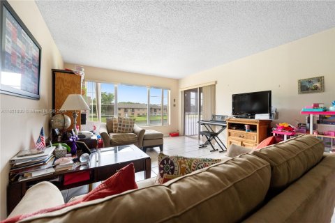 Condo in Sunrise, Florida, 1 bedroom  № 1272445 - photo 23