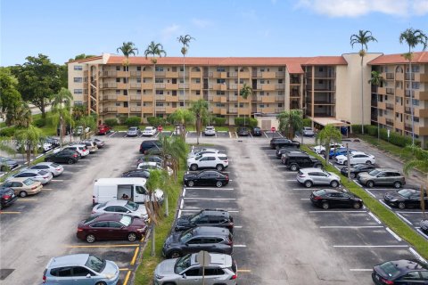 Condo in Sunrise, Florida, 1 bedroom  № 1272445 - photo 8